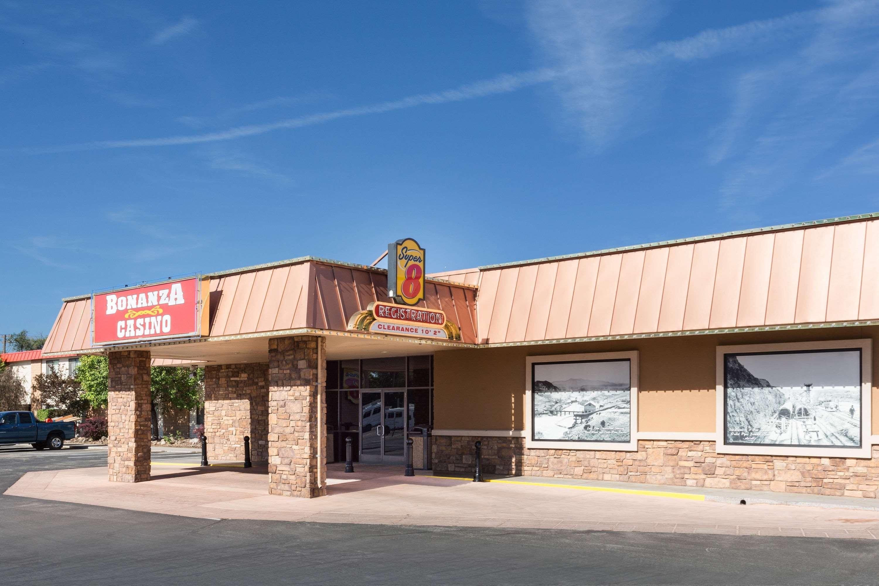 Super 8 By Wyndham Fallon Exterior photo