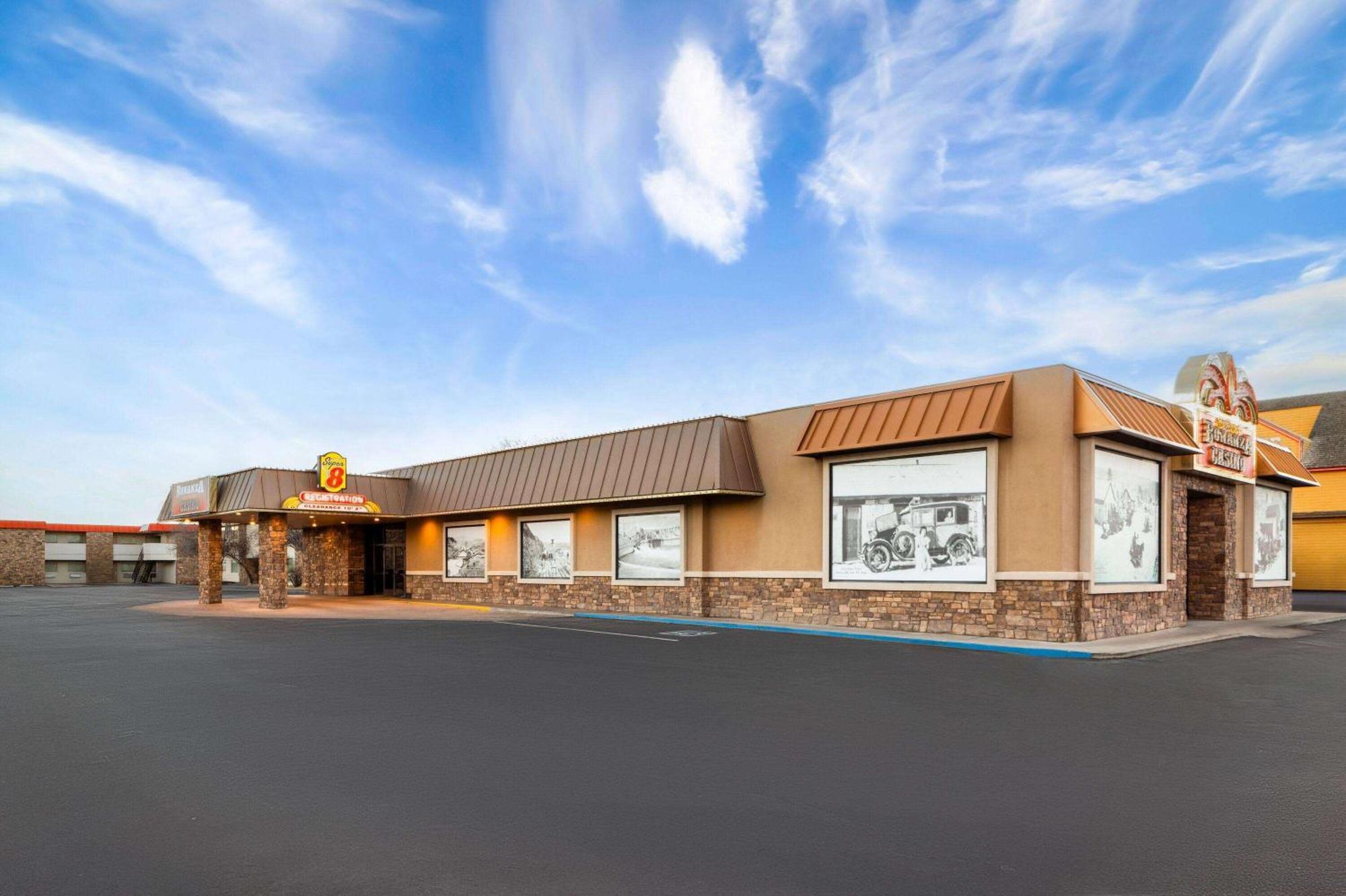 Super 8 By Wyndham Fallon Exterior photo